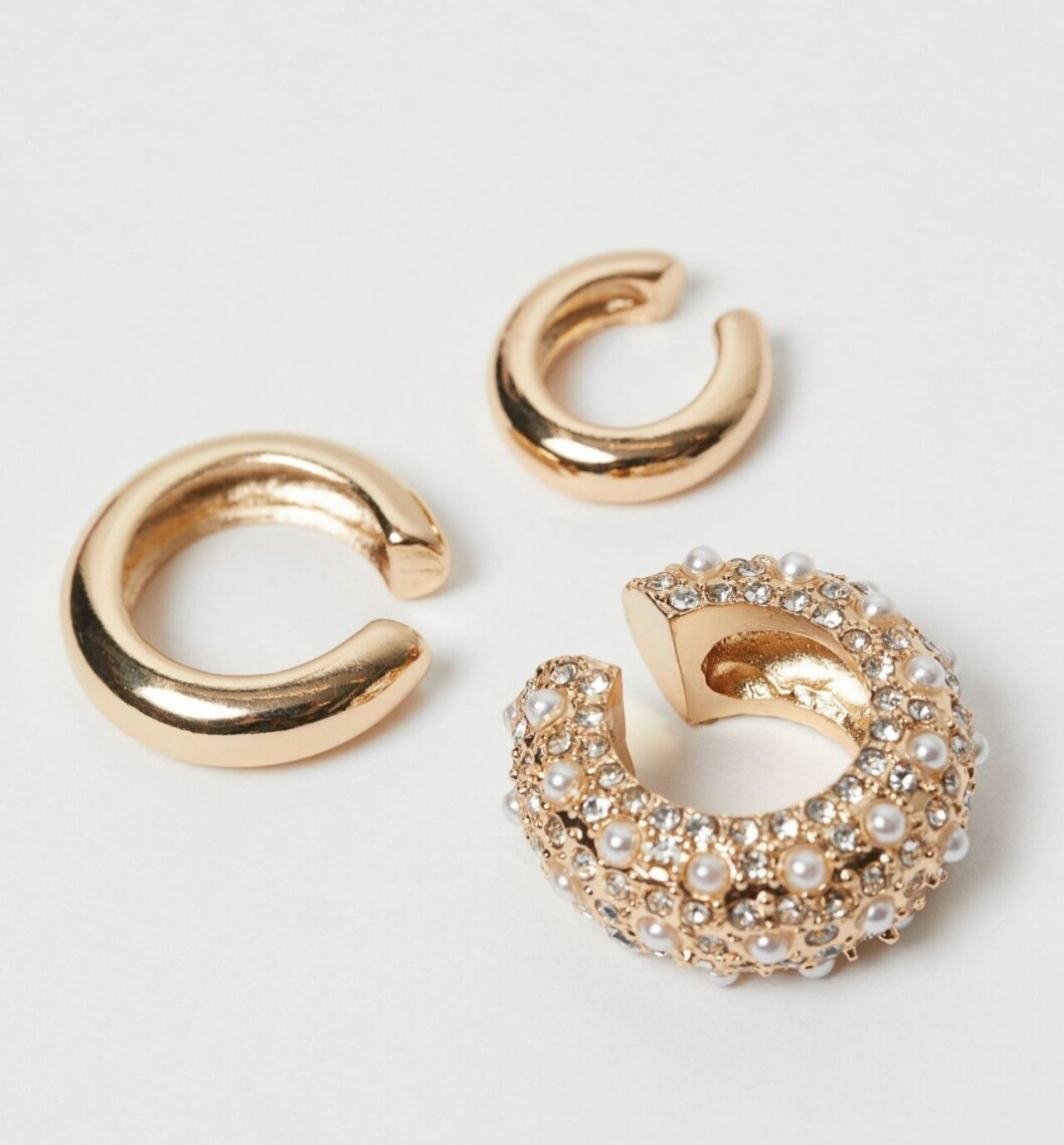 Guldfärgade earcuffs från H&M
