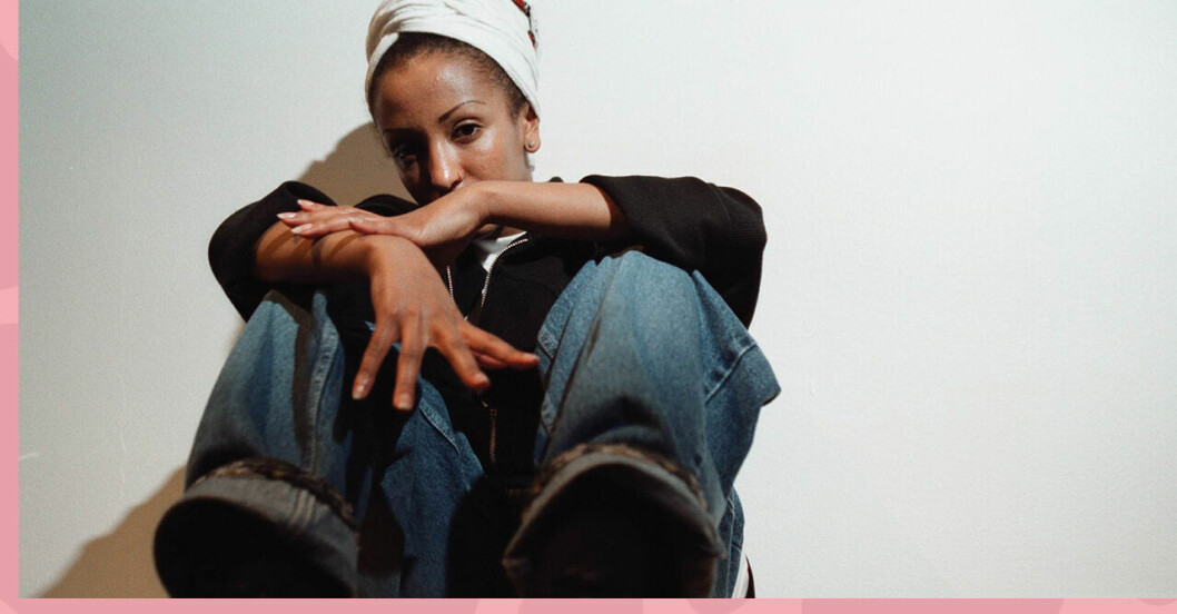 För två decennium sedan var hon hela Sveriges hiphopqueen, men plötsligt valde hon att kliva bort från rampljuset och det tystnade för all framtid kring Feven.Här är hon idag!