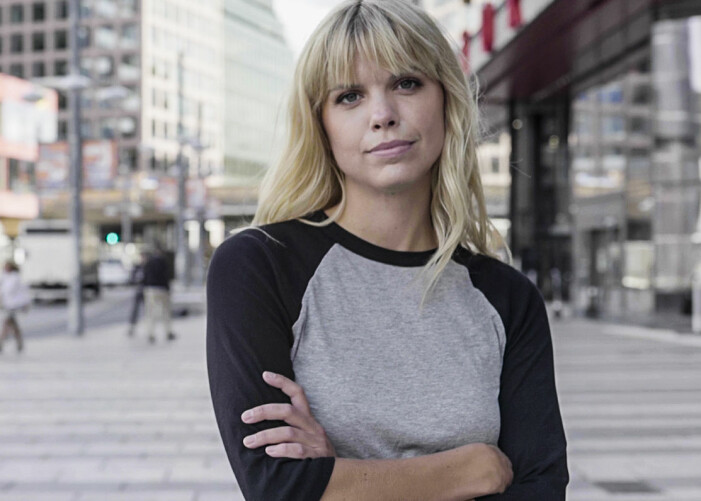 Flora Wiström är vår guide och programledare genom hela programserien.