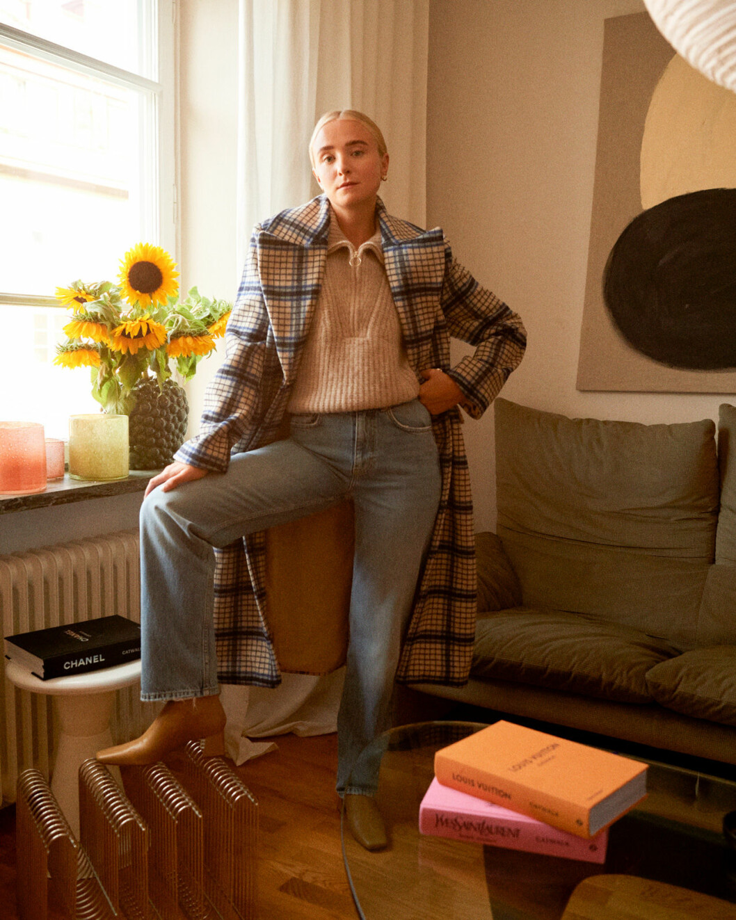 Fanny Ekstrand visar både mode och inredningsnyheter.