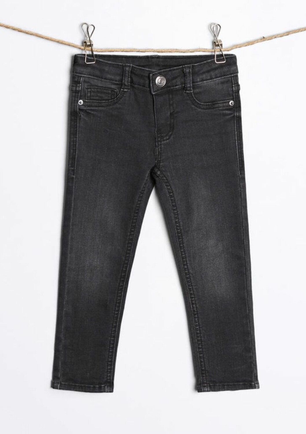 Gina tricot mini svarta tvättade jeans