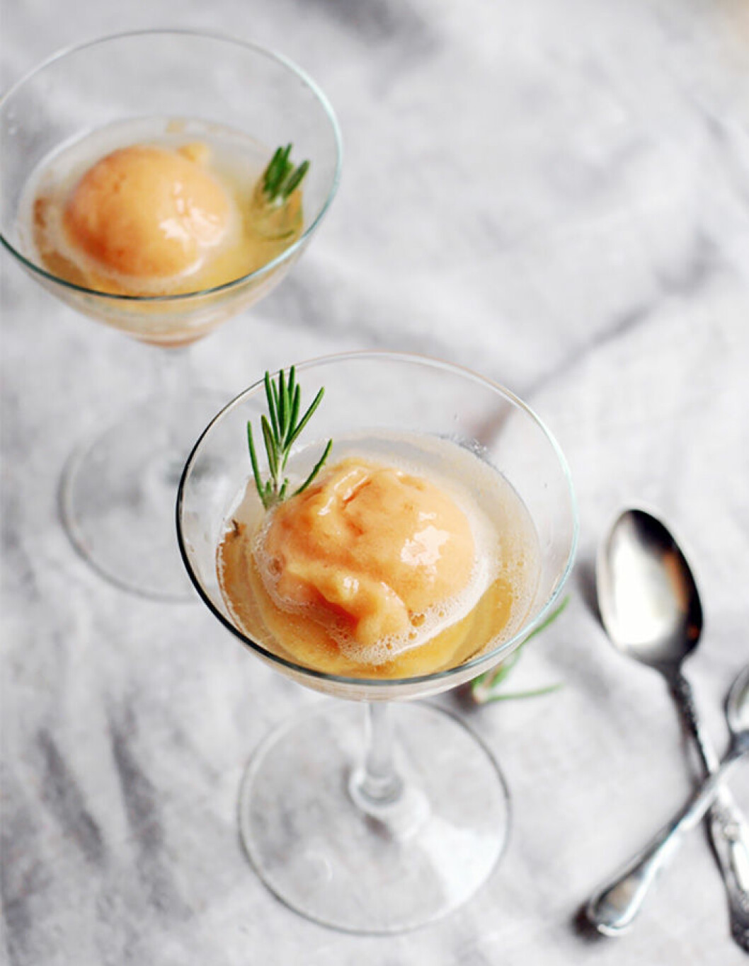 Via: <a href="http://brooklynsupper.com/2014/07/peach-sorbet-and-prosecco-six-years/#.U77IalbirwI" target="_blank" rel="noopener">brooklynsupper</a>