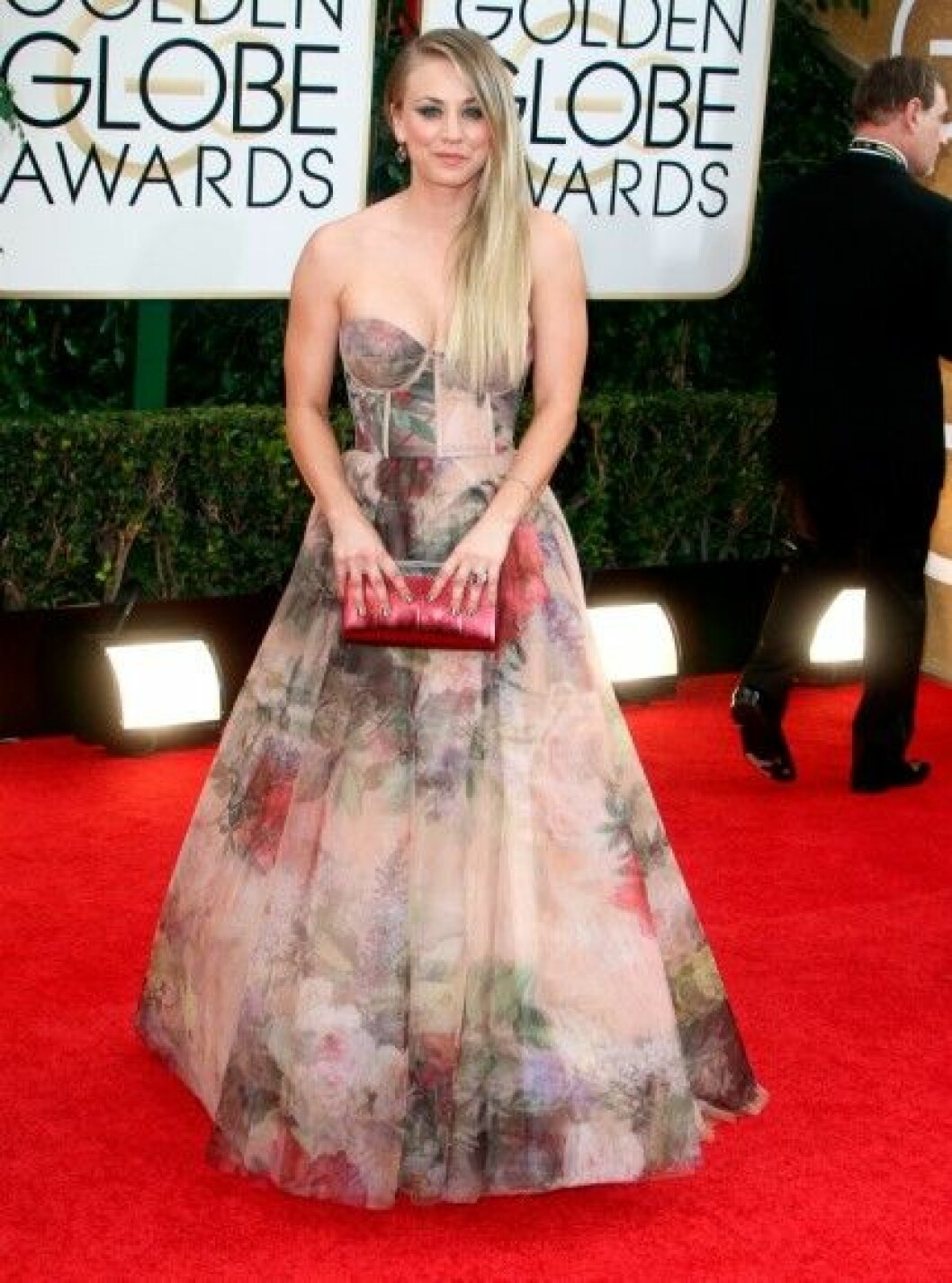 Kaley Cuoco i Rani Zakhem Couture. Kaley Cuoco i Rani Zakhem Couture.