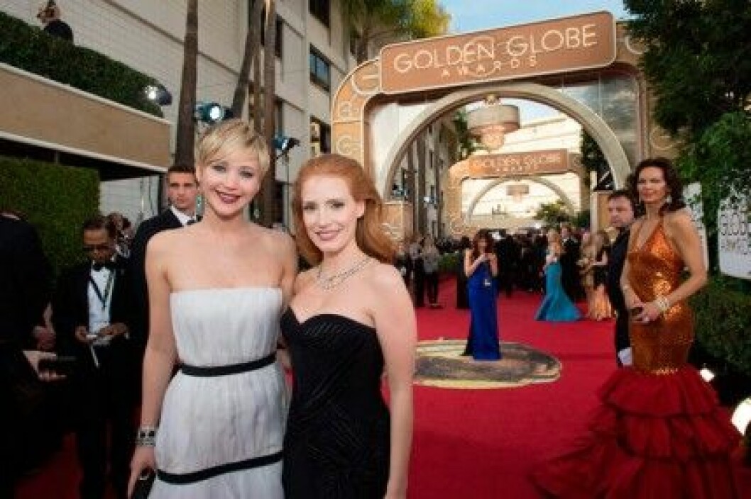Jennifer Lawrence och Jessica Chastain på Golden Globe Awards 2014. Jennifer Lawrence och Jessica Chastain på Golden Globe Awards 2014.