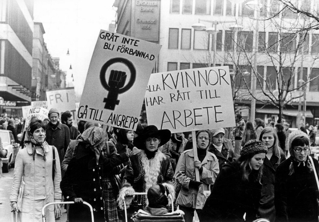 Kvinnor ur Grupp 8 demonstrerar i i Stockholm mars 1973. Foto: IBL Det var Grupp 8 – föregångaren till Cissi Wallins Grupp 9.