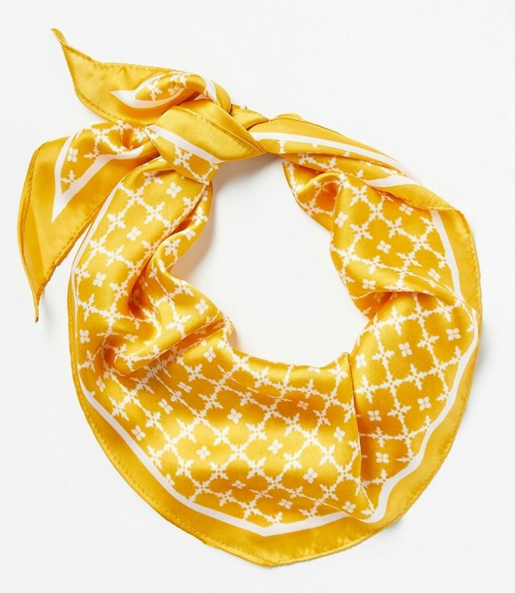Gul scarf till våren 2019