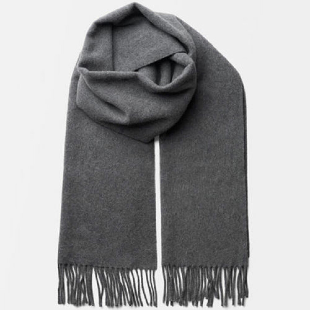 Mjuk halsduk i grått material från Filippa K