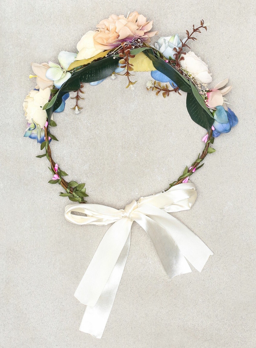 Blomsterkrans i tyg att köpa till midsommar 2019