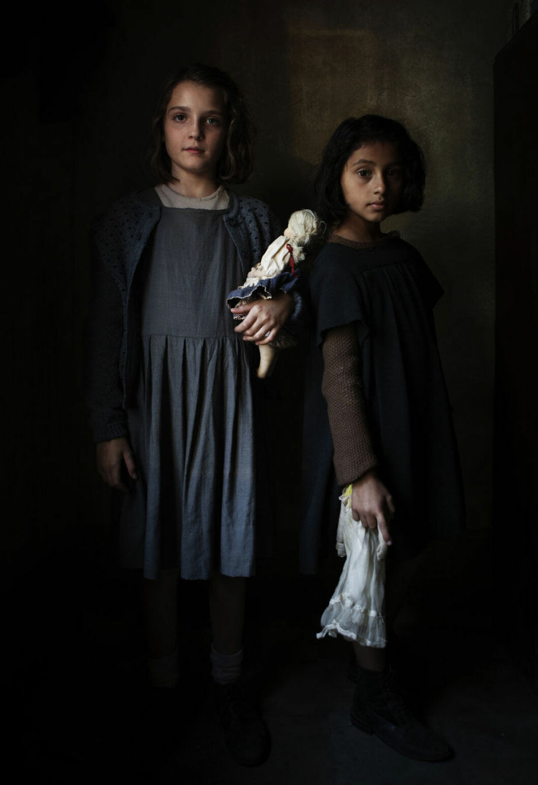 Elisa Del Genio (Elena) och Ludovica Nasti (Lila) gör rollerna som barn. Foto: HBO