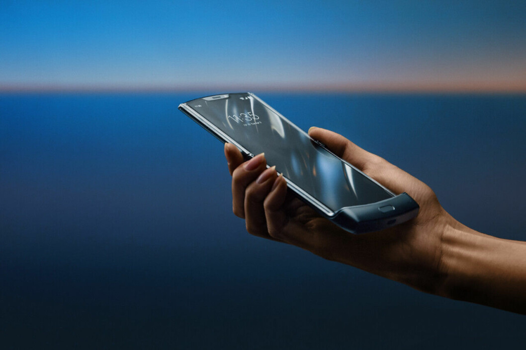 Skärmen går att vika ut på nya Motorola Razr. Foto: Motorola Motorola Razr vikbar skärm