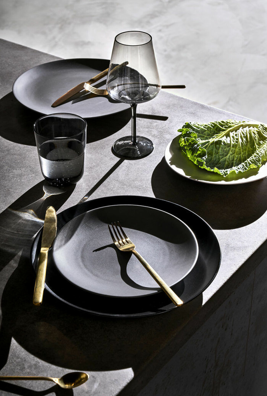 Porslin från H&M Homes höstkollektion 2018