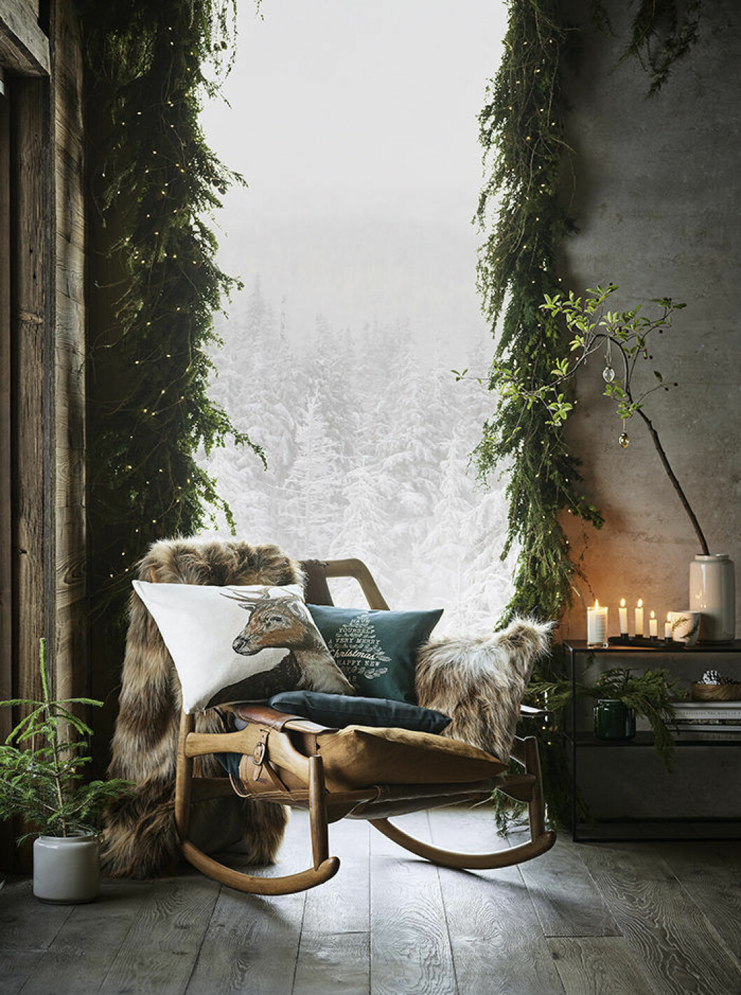 H&M Homes jul har rustika inslag av fuskpäls