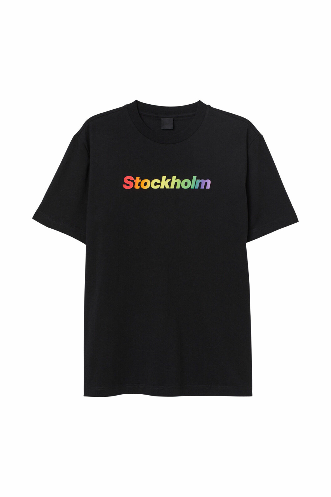 H&M släpper Pridekollektion för 2019 – svart t-shirt med texten Stockholm