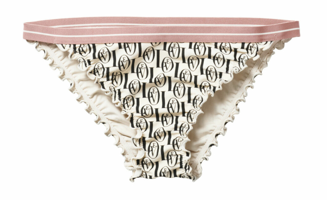 H&M släpper badkollektion med Love Stories – bikiniunderdel med volanger och monogram