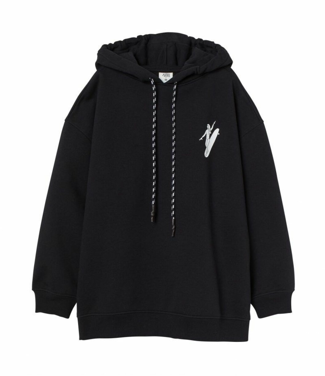 H&M har släppt surfkollektion: Svart hoodie