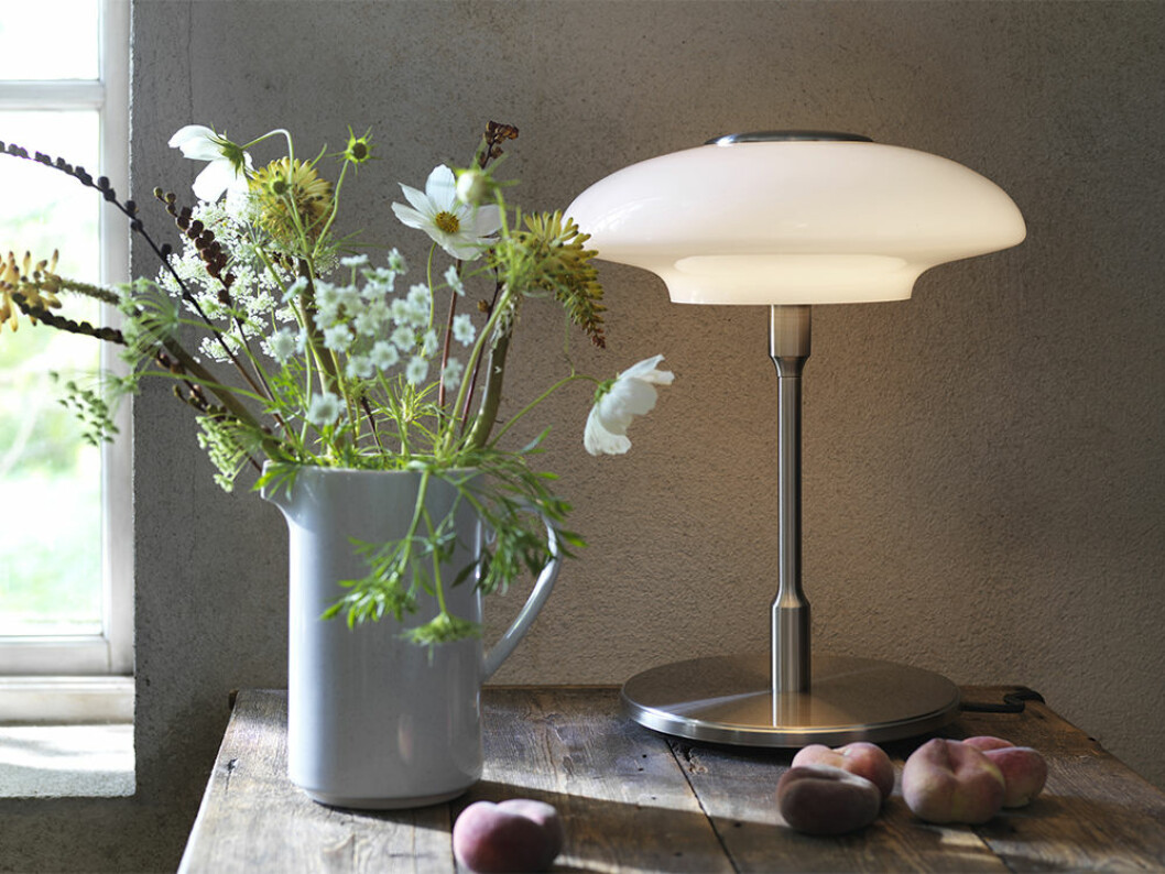 Lampor har blivit något av en favoritdetalj hos många – och hos Ikea är det art déco-vibbar som är trendigast 2020. Art déco-inspirerad lampa från Ikea våren 2020