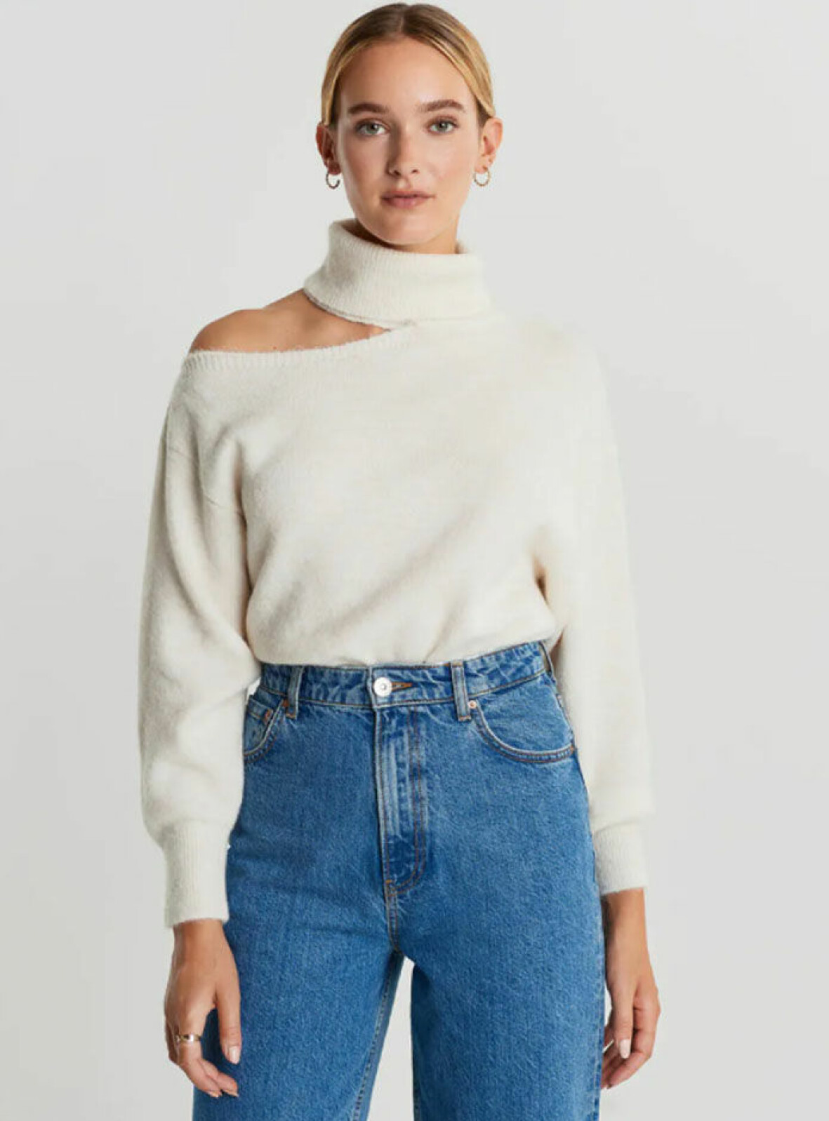 vit-stickad-troja-gina-tricot