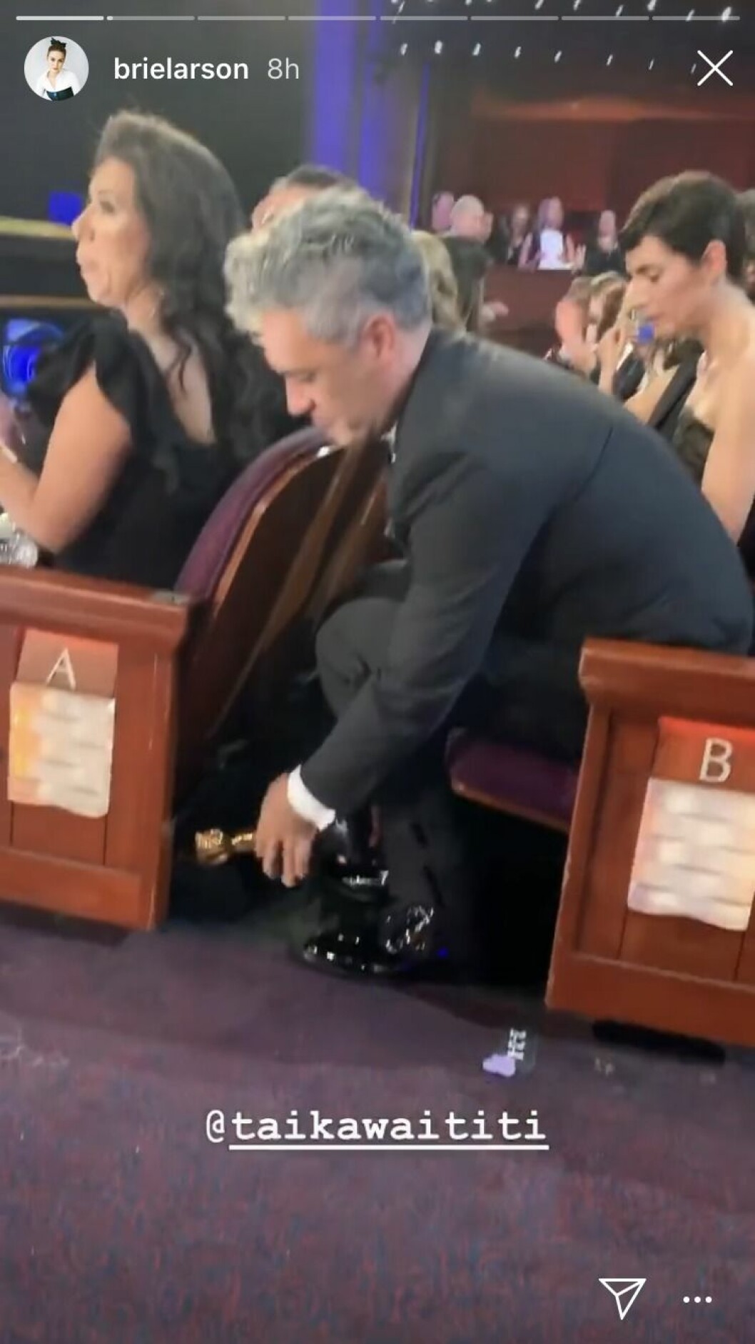 taika waititi gömmer sin Oscarsstatyett under en stol