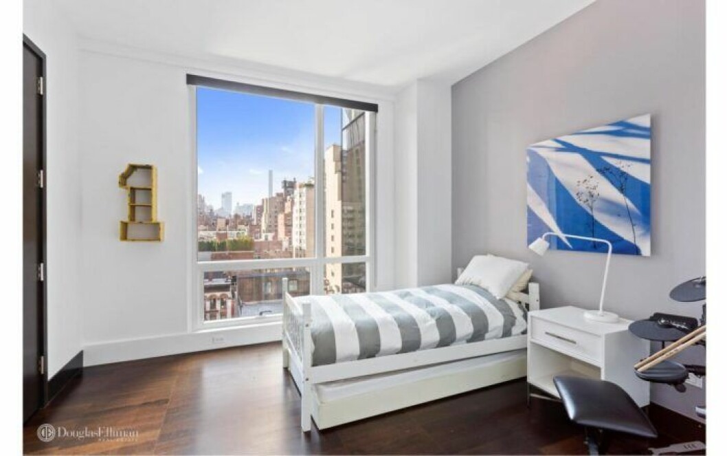 Bloggerskan och entreprenören Isabella Löwengrip letar lägenhet i New York. E av lägenheterna hon kikat på har tre sovrum och ligger nära Central Park. Här är en bild på den.
