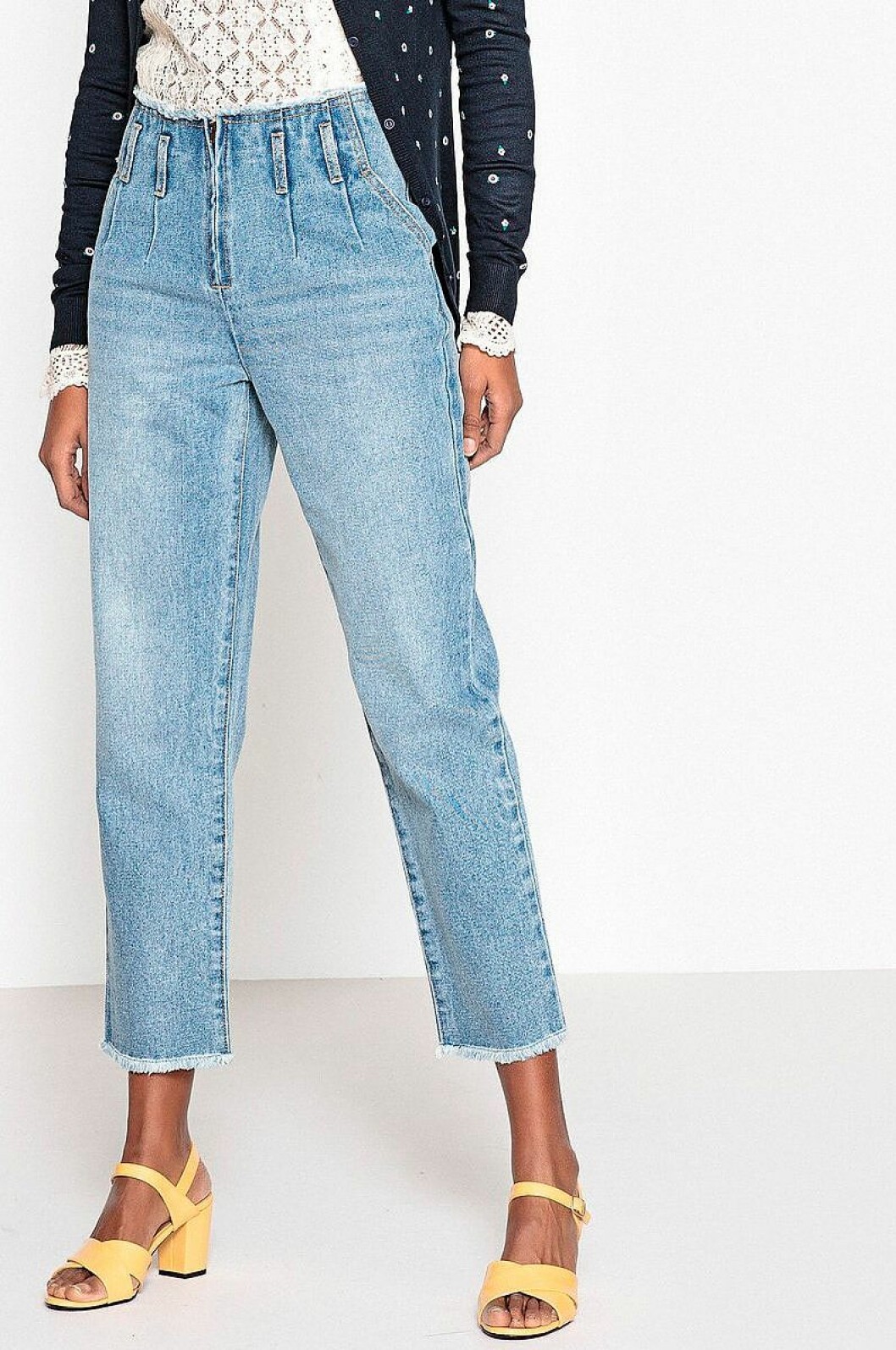 Ljusa jeans med hög midja