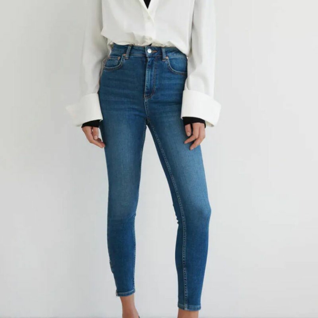 Jeans från Gina tricot. Kostar 249 kronor på rean. <a href="https://apprl.com/al/572e/" target="_blank" rel="noopener">Här kan du fynda</a>. Jeans gina tricot