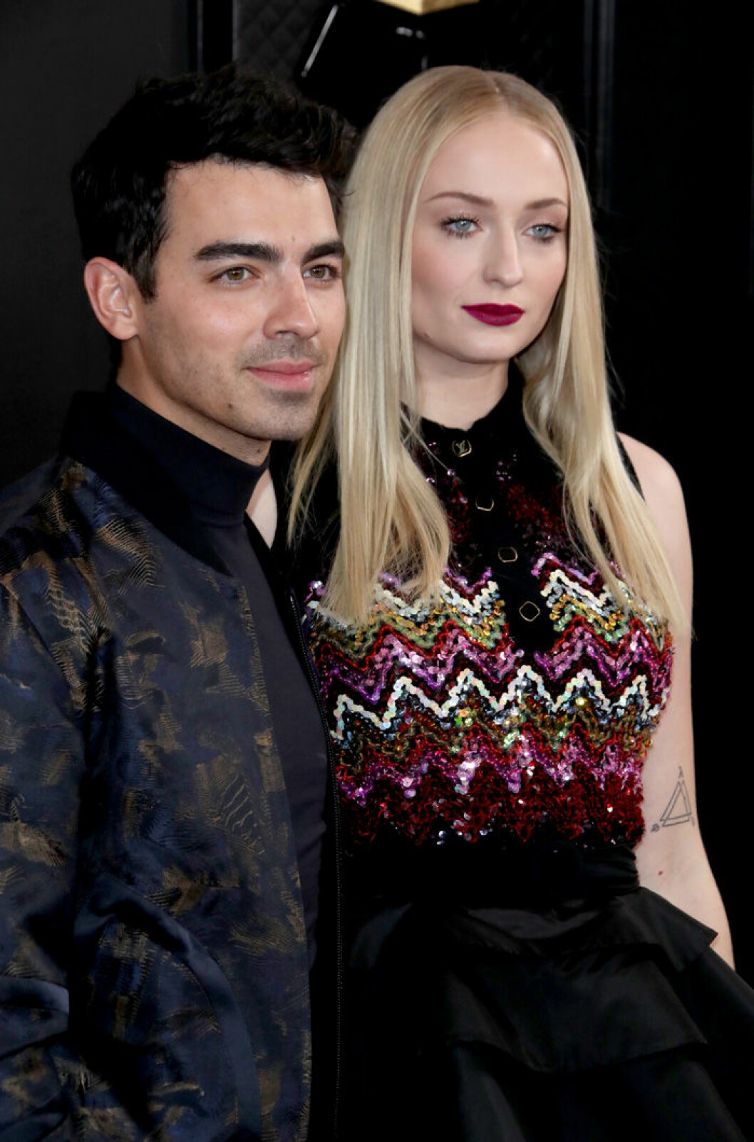 En bild på Sophie Turner och Joe Jonas på Grammy Awards, 2020. 