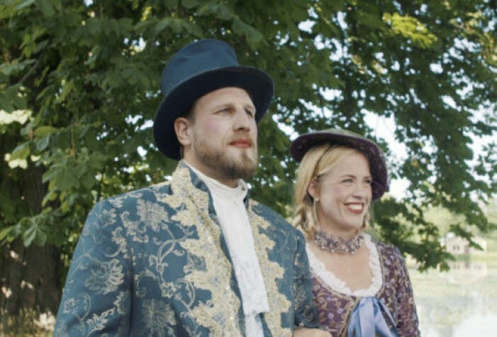 Susanna och Johan under maskeraden i Gift vid första ögonkastet. Susanna Lundberg och Johan Skantz i Gift vid första ögonkastet