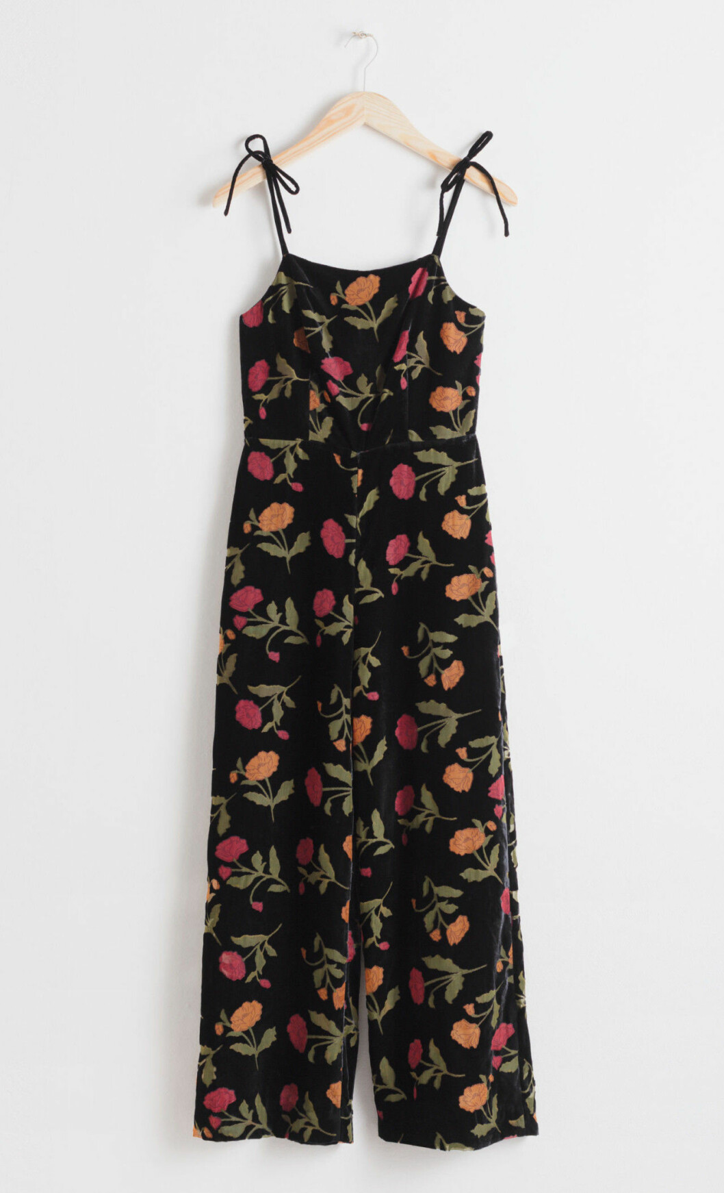 Blommig jumpsuit till fest