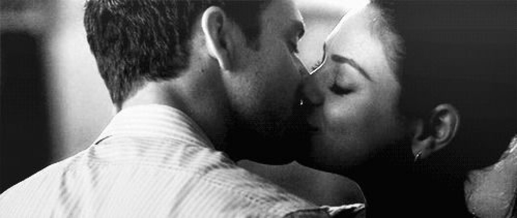 justin timberlake mila kunis kyss gif