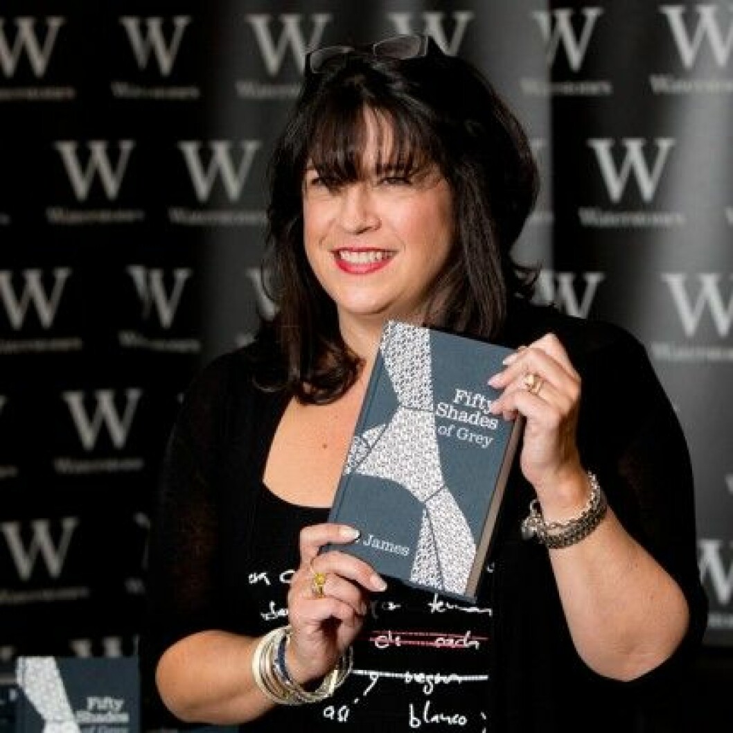 E.L James har skrivit den bästsäljande boken ”Fifty Shades of Grey”. E.L James har skrivit den bästsäljande boken "Fifty Shades of Grey".