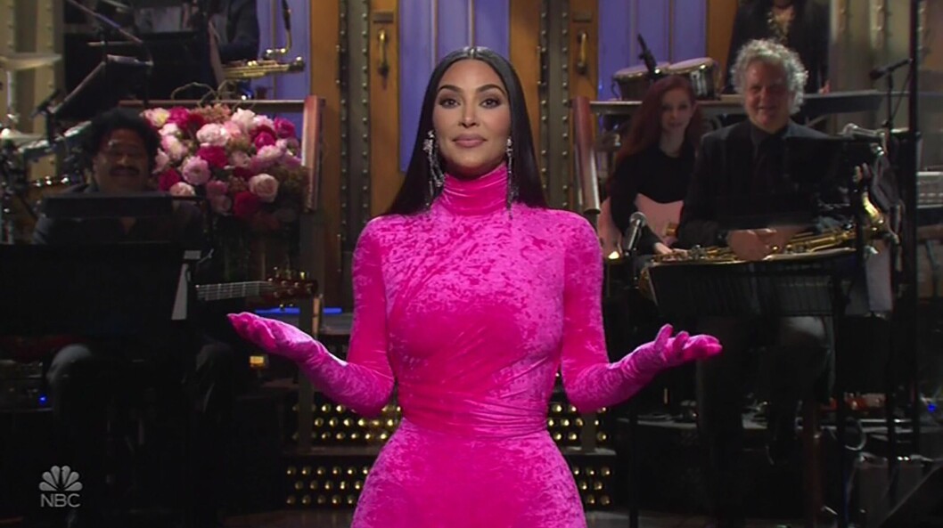 Kim Kardashian hyllades för sin medverkan i Saturday night live.
