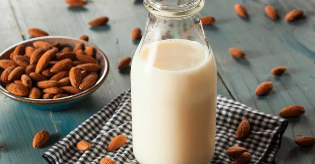 Recept: Gör din egen mandelmjölk