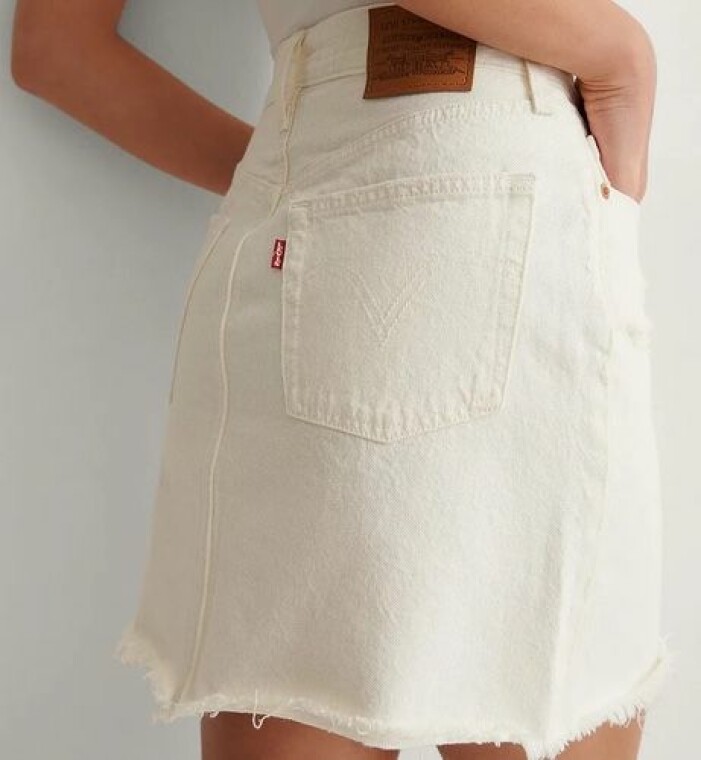 vit jeanskjol från Levis.