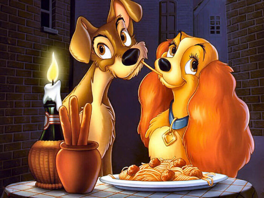Lady och Lufsen äter pasta