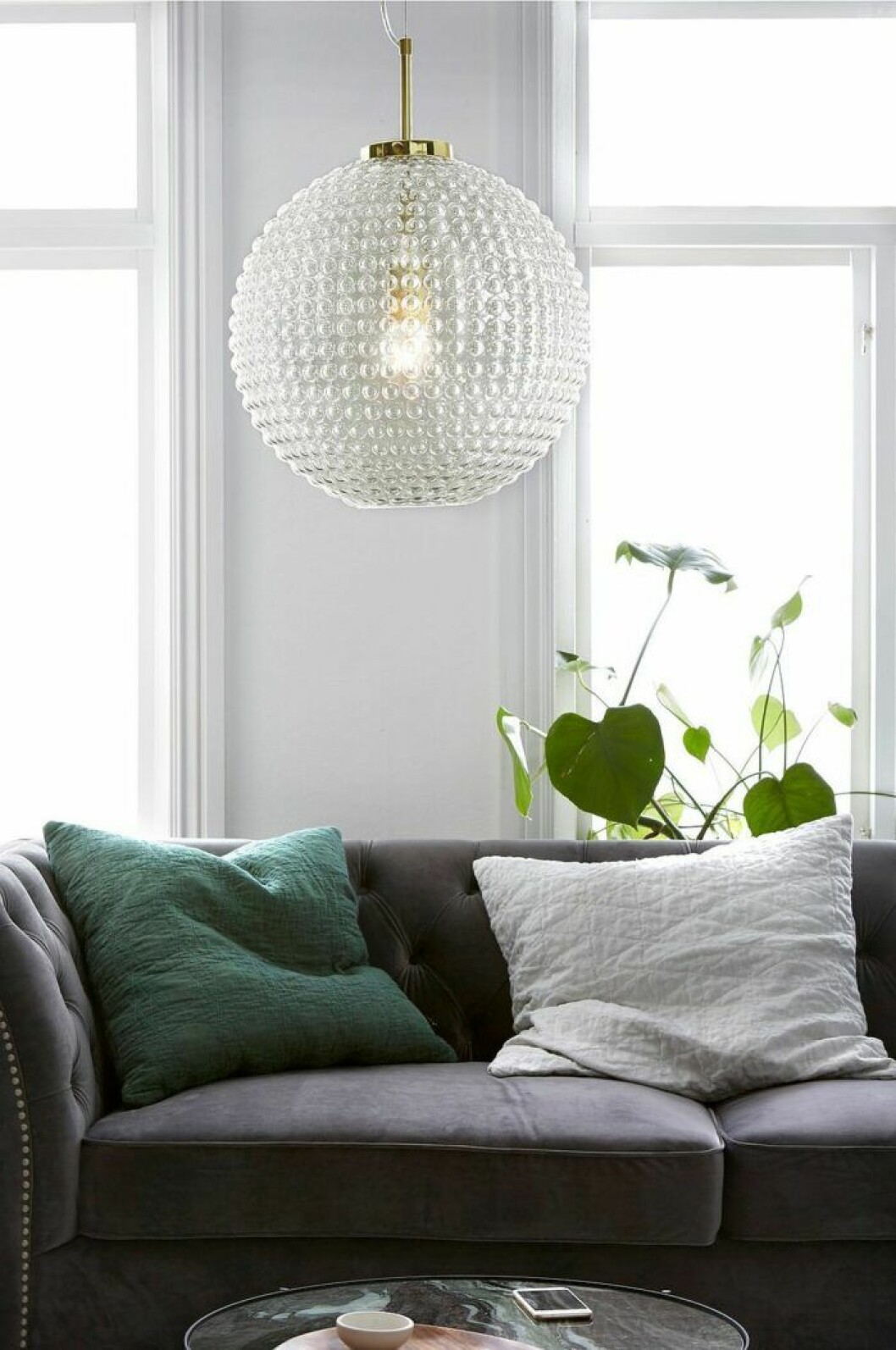 Lampa i bubbligt klarglas