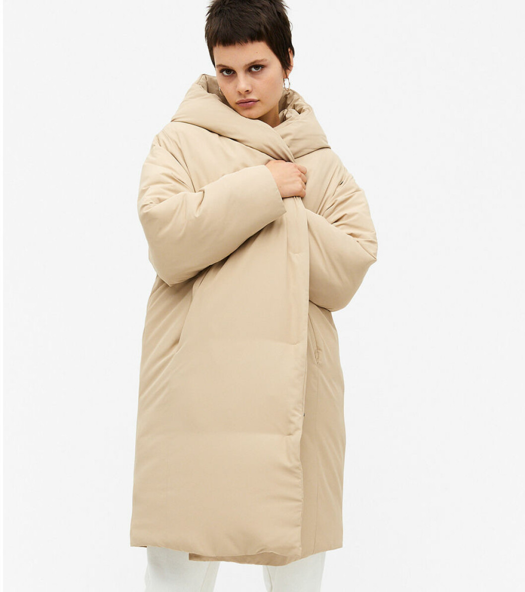 Lång vadderad jacka från Monki