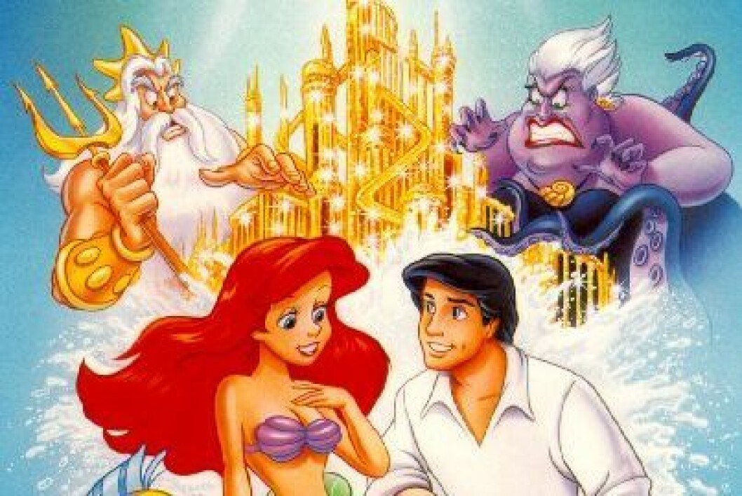 Prins Eric och Ariel framför ett slott i guld