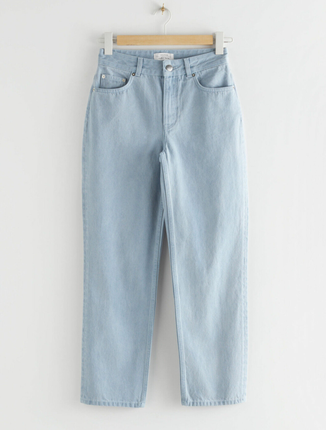 Ljusblå jeans med hög midja och raka ben