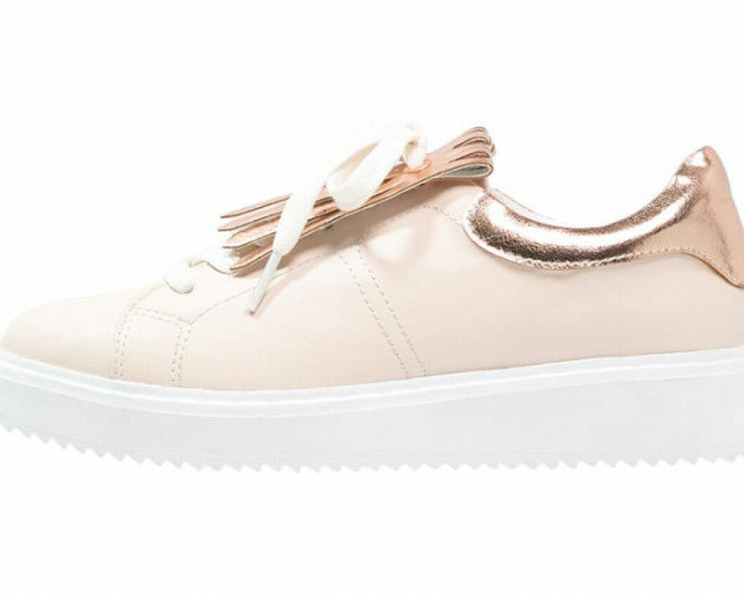 Ljusrosa-sneakers-Even-odd