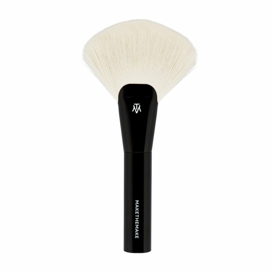 Make The Make bronzer brush solfjäder