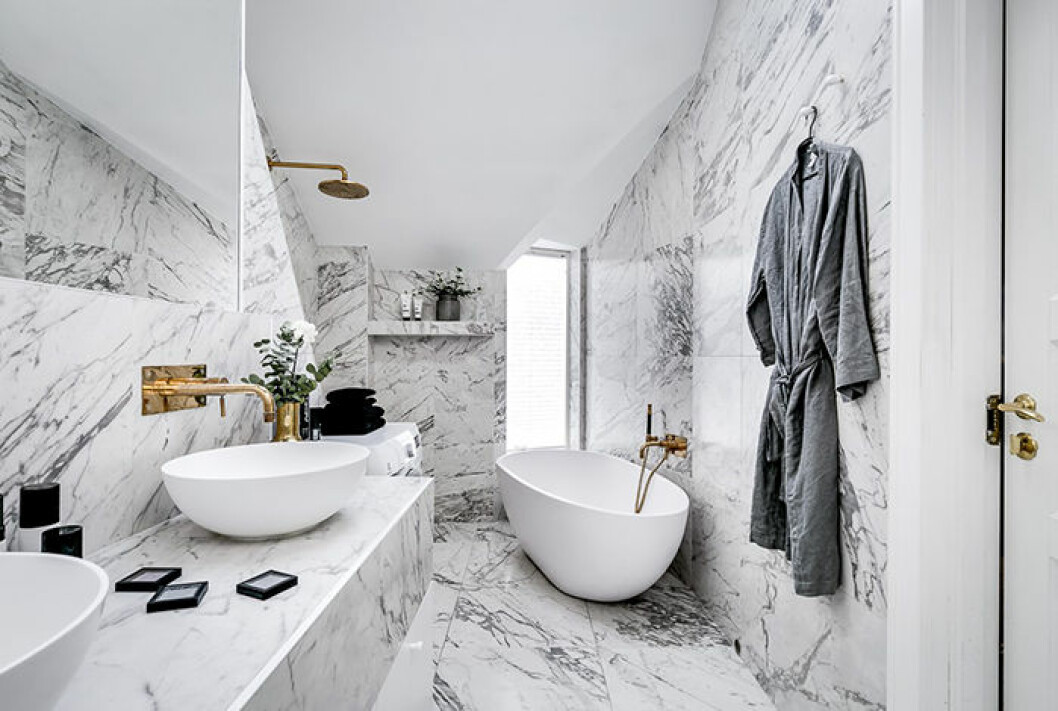 Margaux Dietz badrum i marmor och mässing