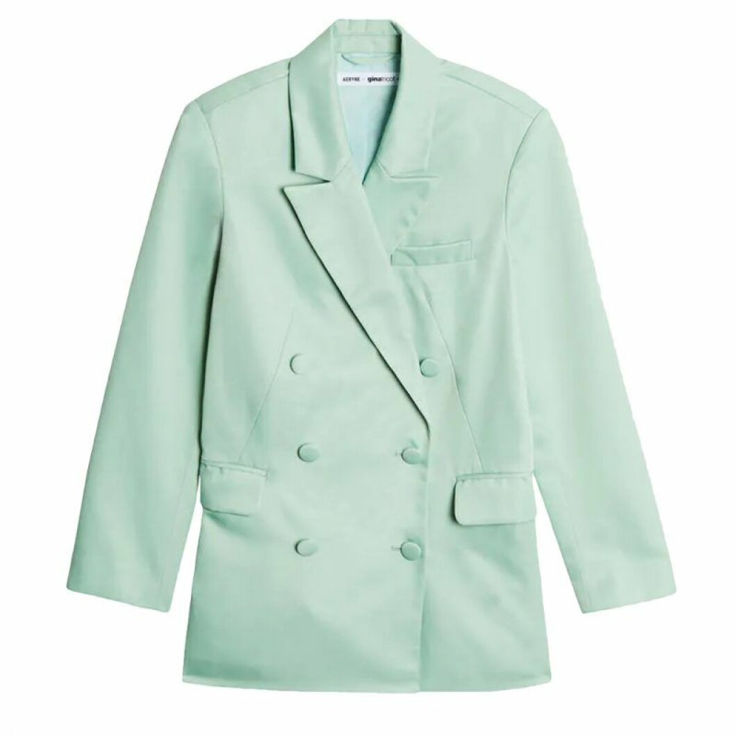 Pastellfärgad oversize-kavaj. <a href="https://apprl.com/al/4ypU/" target="_blank" rel="noopener">Här kan du köpa den</a>. Pastellgrön kavaj i oversize-modell