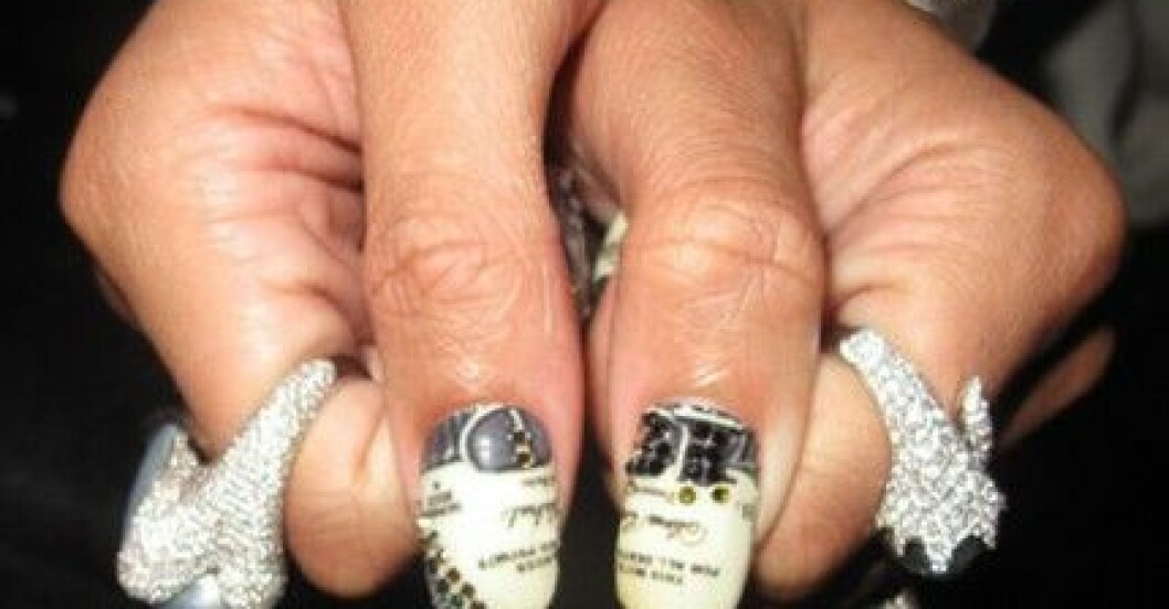 Närbild på Rihannas Minx-naglar. Minx-Rihanna-nails