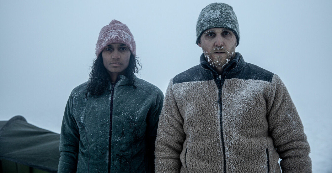 Nanna Blondell och Anastasios Soulis i Netflix-filmen Red Dot.