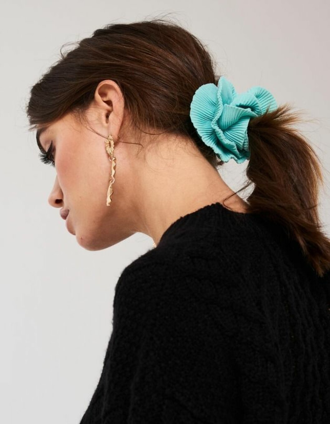 Blå scrunchie till våren 2019