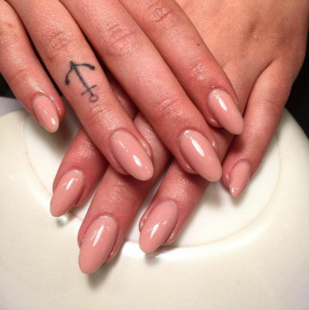 nude naglar tatuering