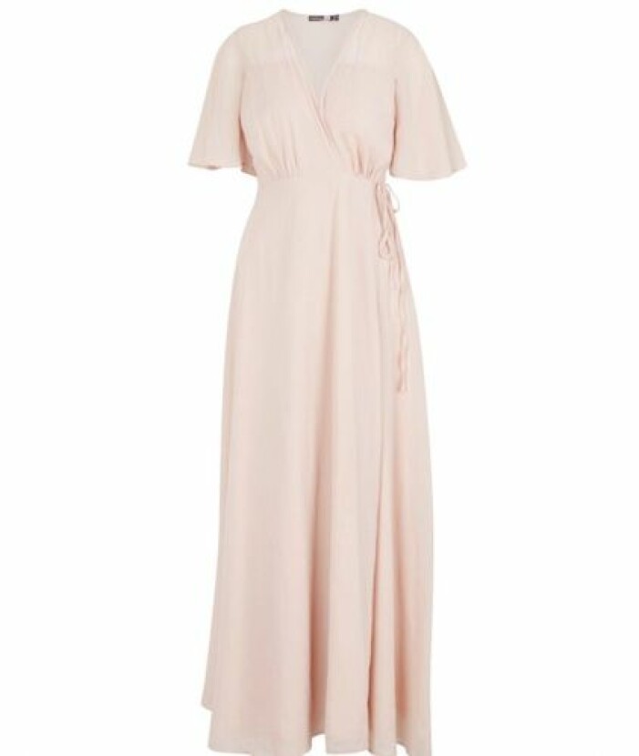 Rosa chiffongklänning från Boohoo