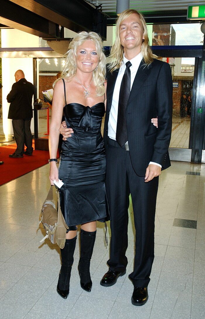 Olinda och pojkvännen Patrick Larsson på Kristallengalan 2005. Olinda Borggren och Patrick Larsson på Kristallengalan i svarta matchande kläder