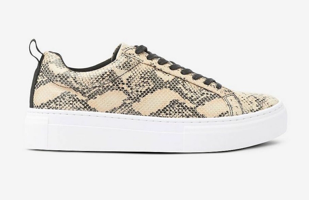 Ormskinnsmönstrade sneakers för dam till hösten 2019