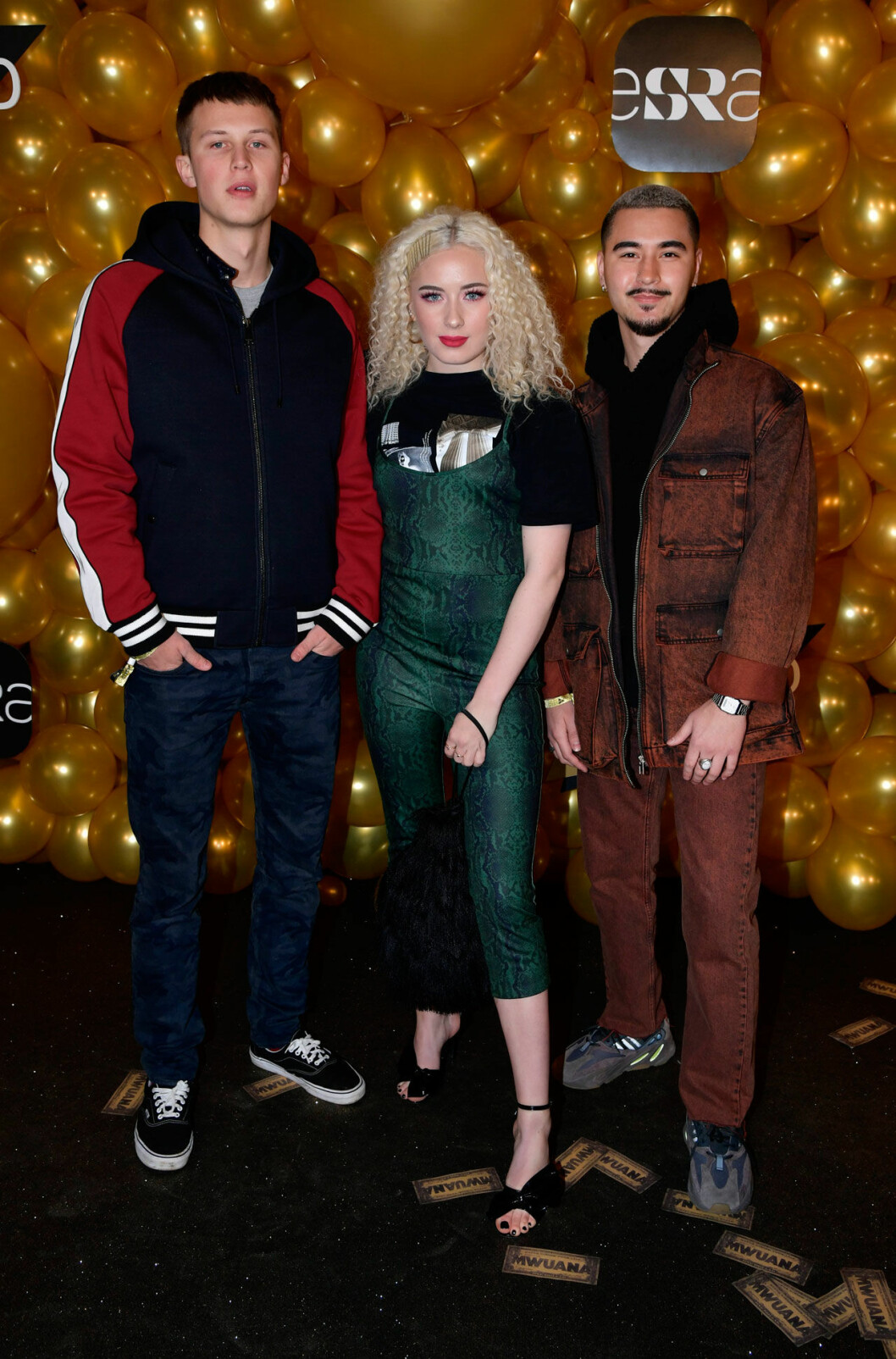 Victor Leksell, Wiktoria Johansson och Simon Samaeng. Röda mattan, Victor Leksell, Wiktoria Johansson, Simon Samaeng
